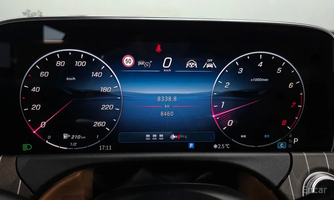 Фото 8 - Mercedes-Benz E-Class