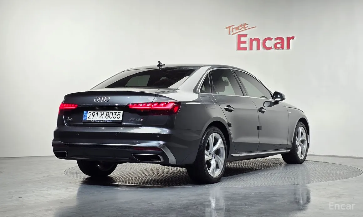 Фото 2 - Audi A4