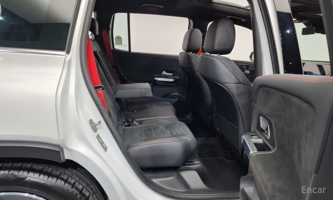 Фото 12 - Mercedes-Benz GLB-Class