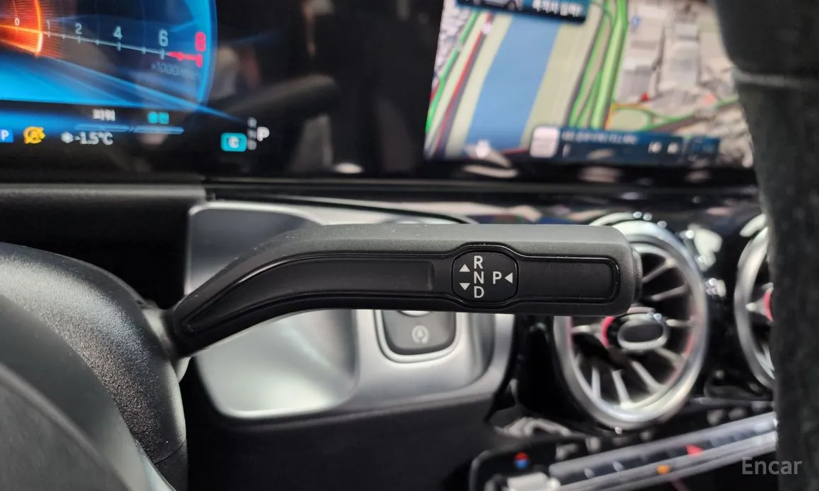 Фото 9 - Mercedes-Benz GLB-Class