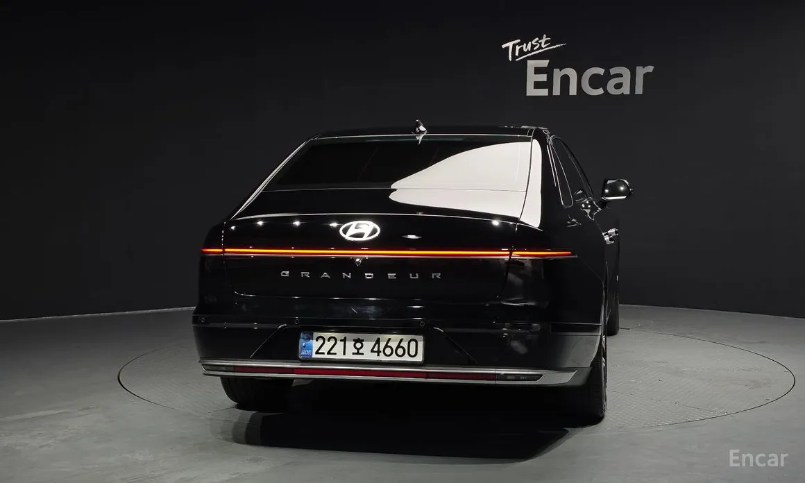 Фото 4 - Hyundai Grandeur