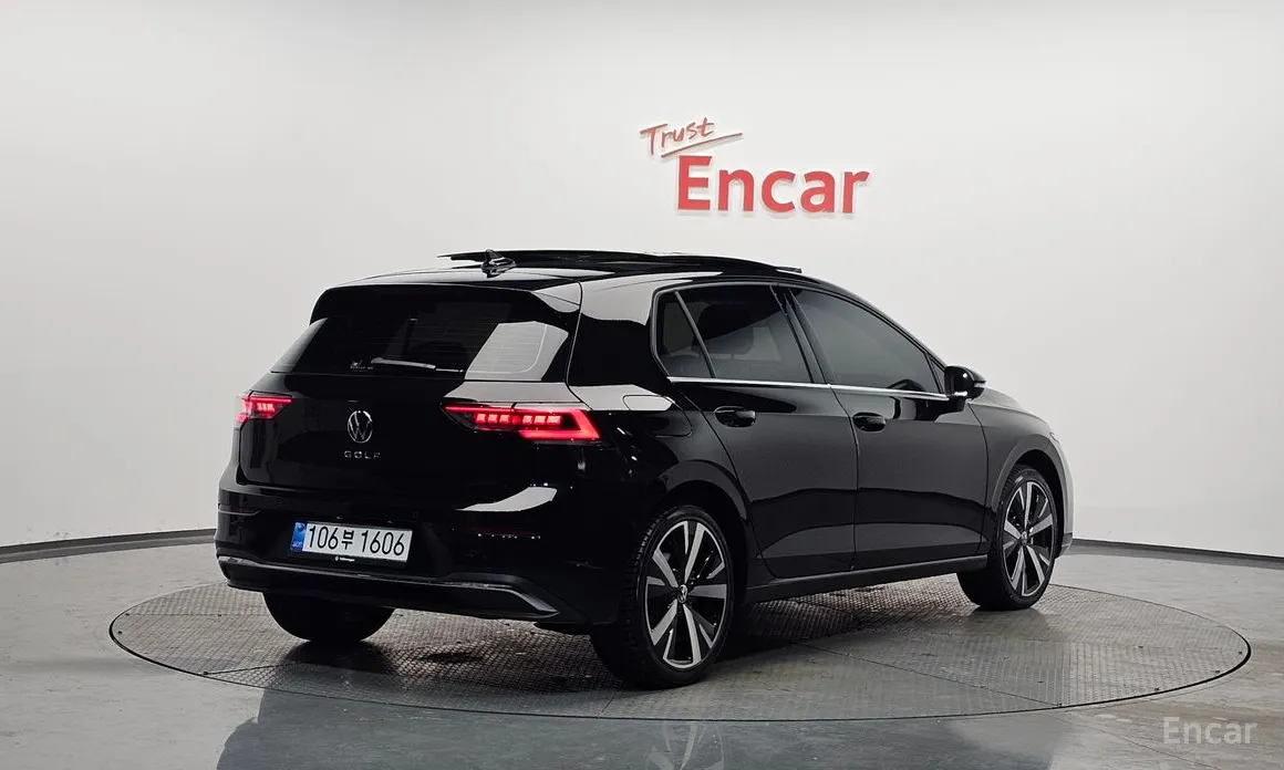 Фото 2 - Volkswagen Golf