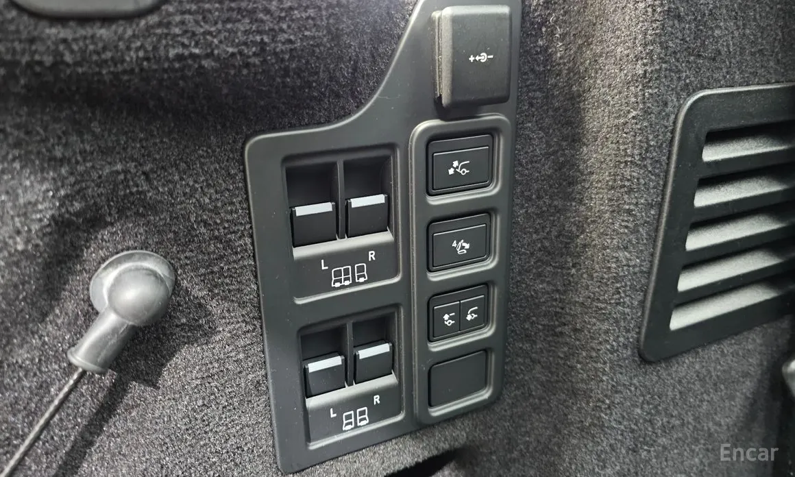 Фото 19 - Land Rover Discovery