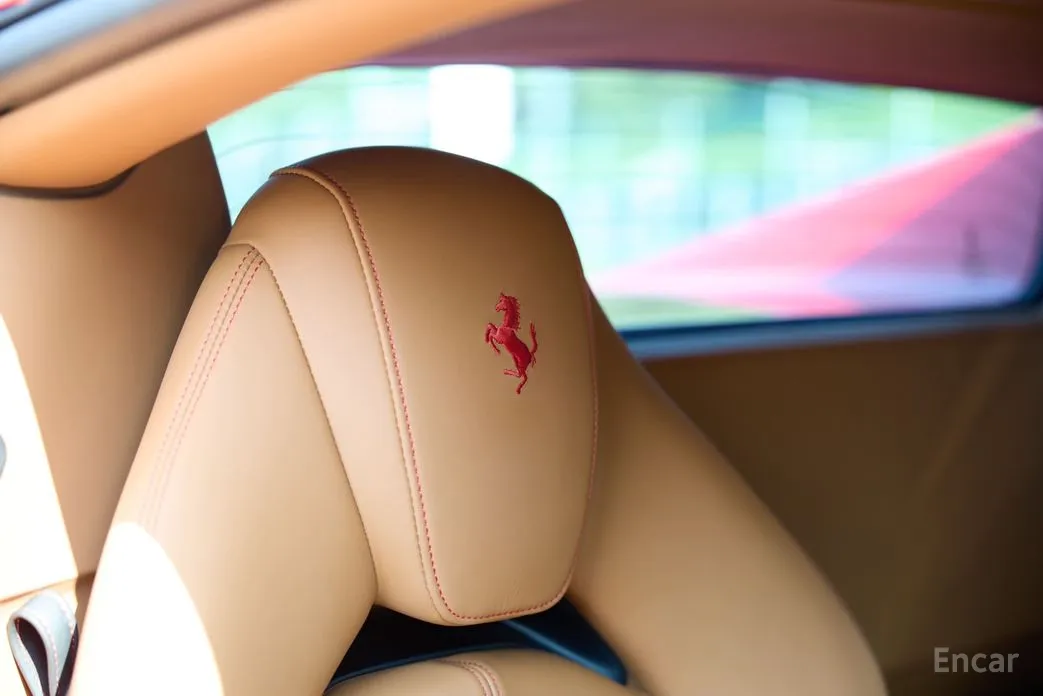 Фото 7 - Ferrari F8