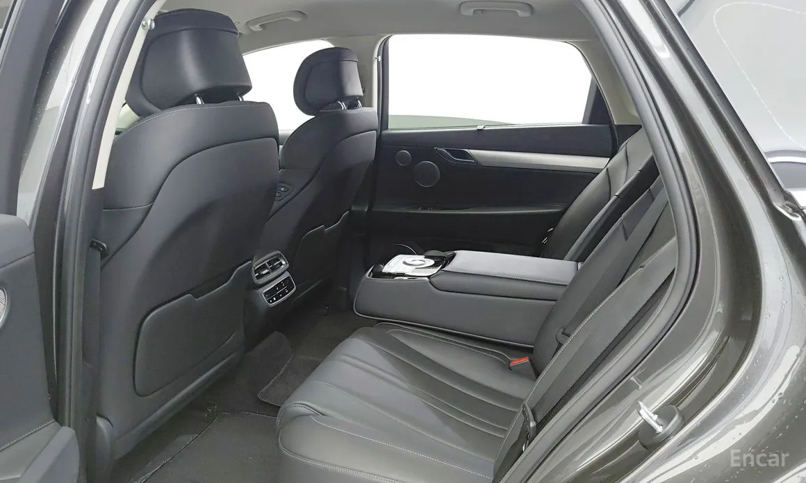 Фото 15 - Genesis G80