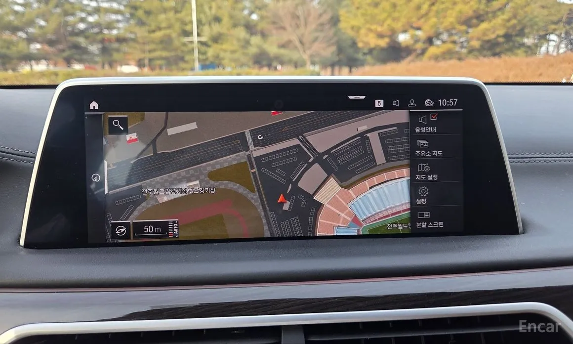 Фото 13 - BMW 7 Series