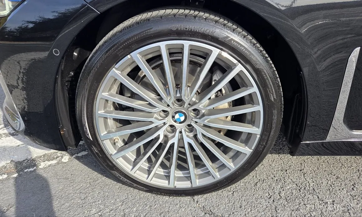 Фото 5 - BMW 7 Series