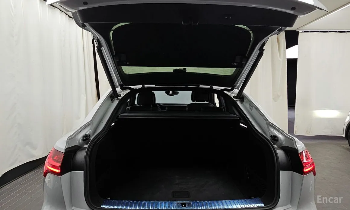 Фото 20 - Audi e-tron