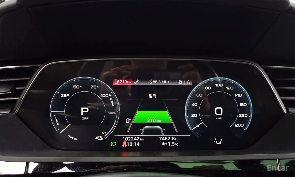 Фото 8 - Audi e-tron