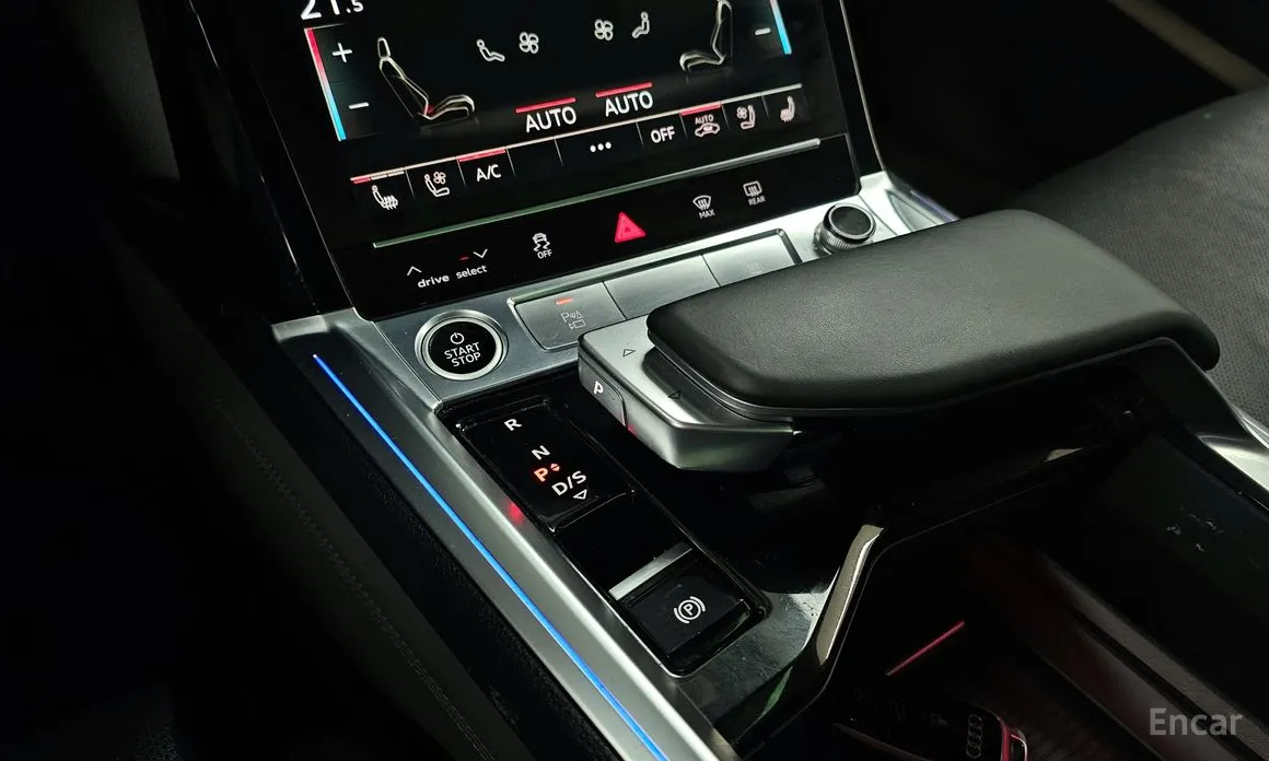 Фото 9 - Audi e-tron