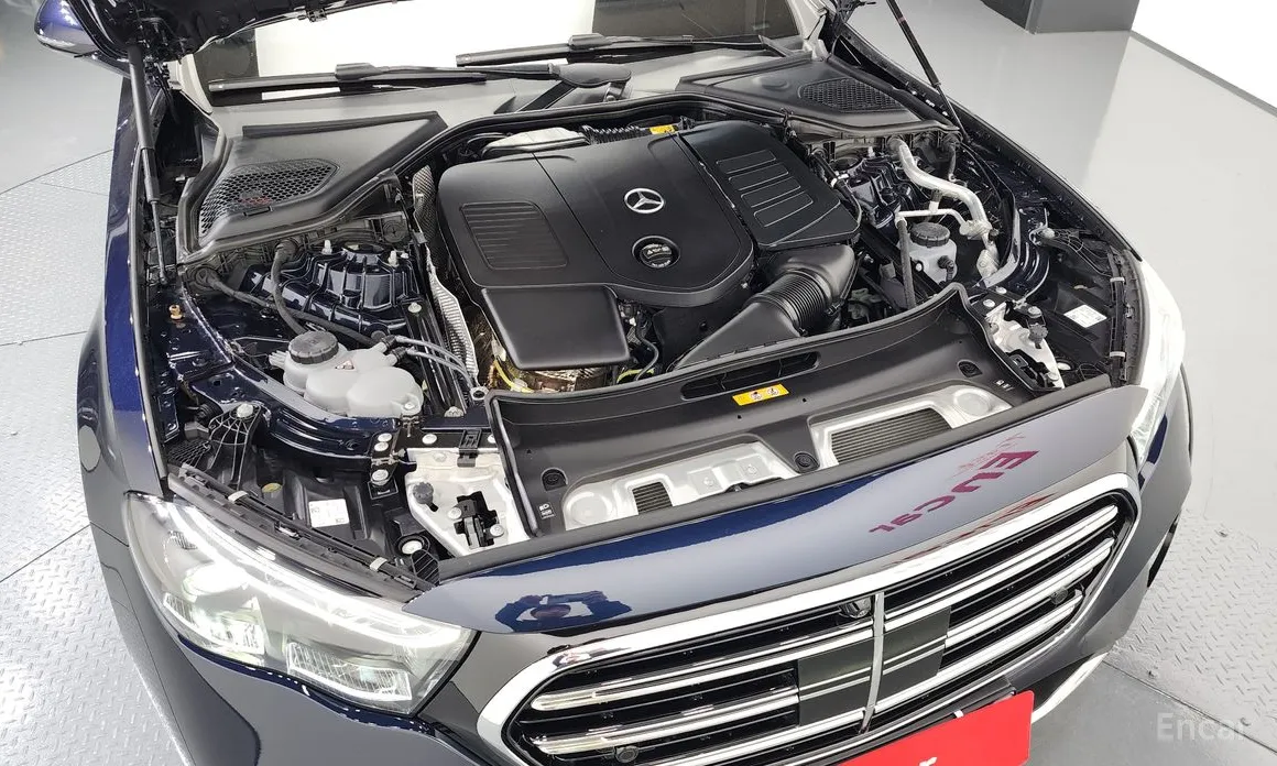 Фото 6 - Mercedes-Benz E-Class