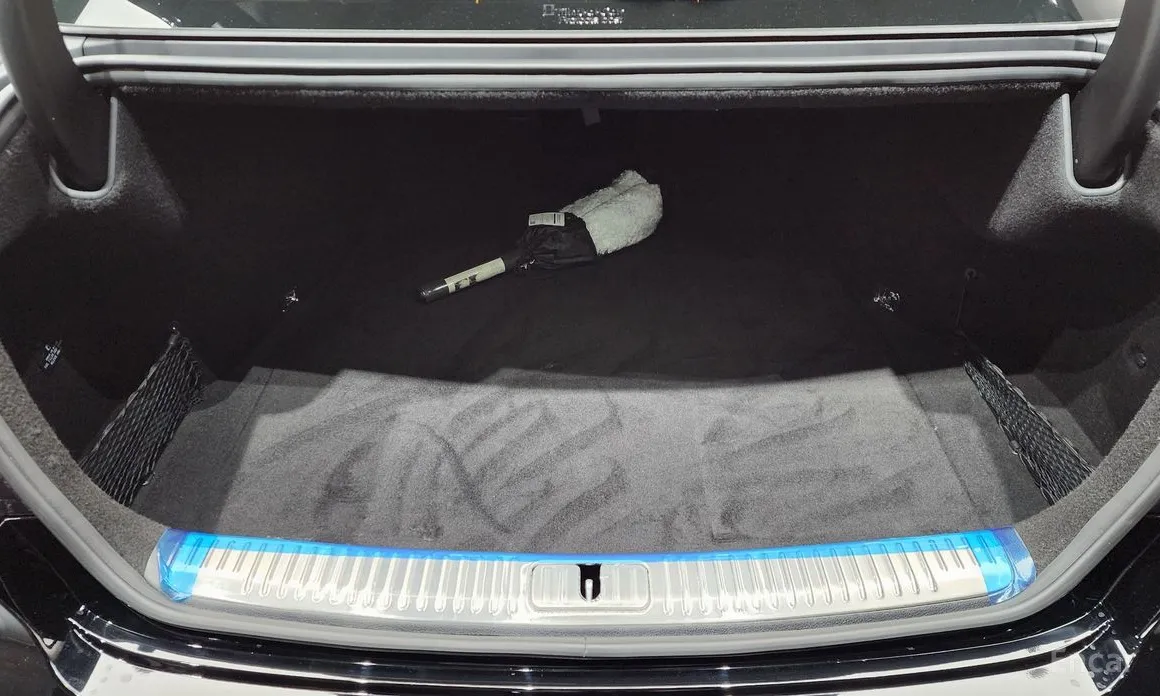 Фото 20 - Kia K9