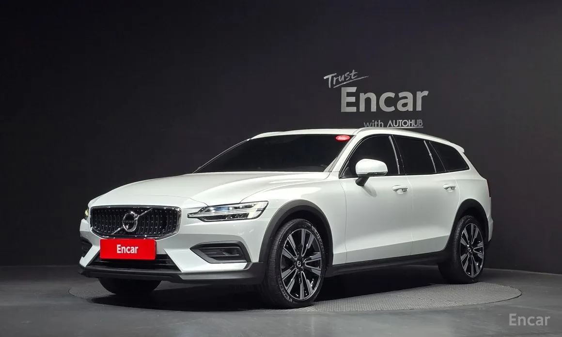 Фото 1 - Volvo V60