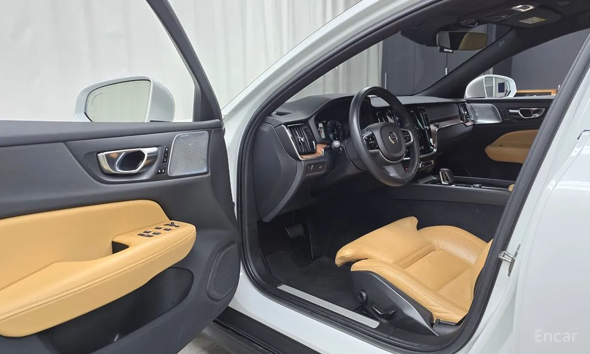 Фото 10 - Volvo V60