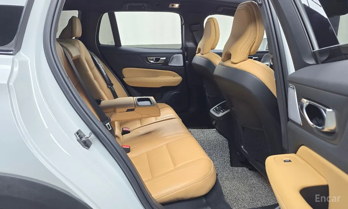 Фото 12 - Volvo V60