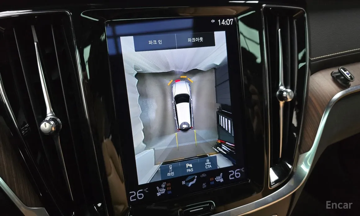 Фото 15 - Volvo V60