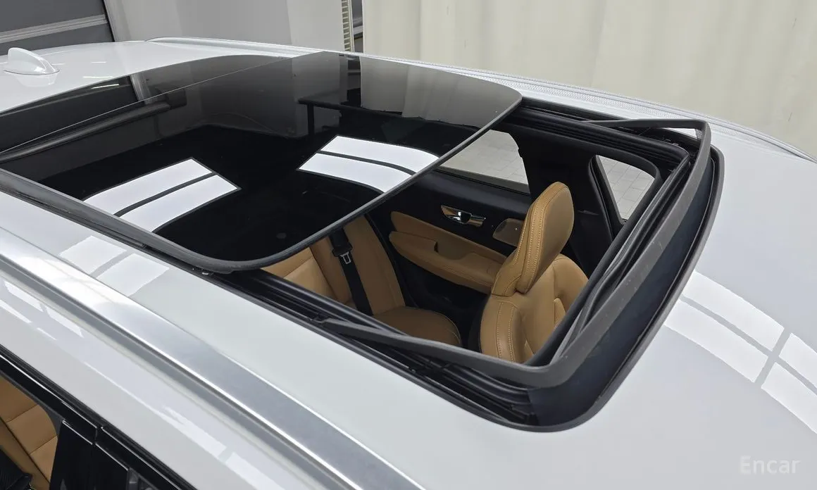 Фото 18 - Volvo V60