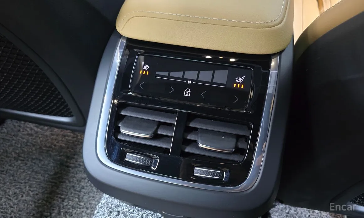 Фото 19 - Volvo V60