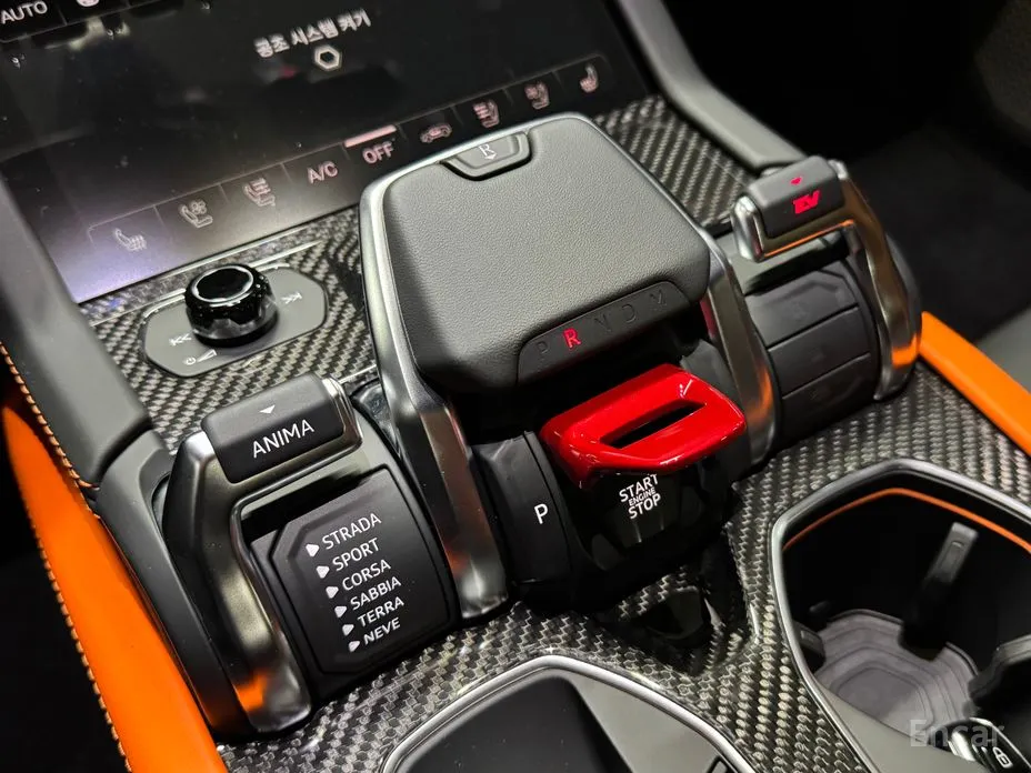 Фото 10 - Lamborghini Urus