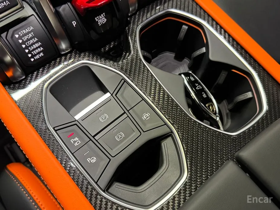 Фото 11 - Lamborghini Urus