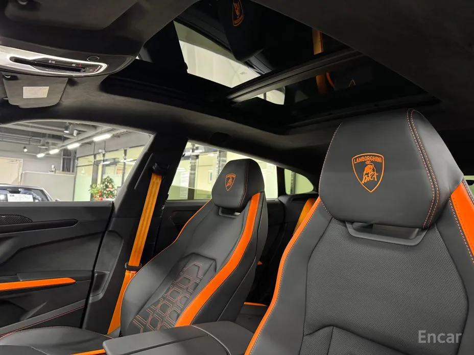 Фото 12 - Lamborghini Urus