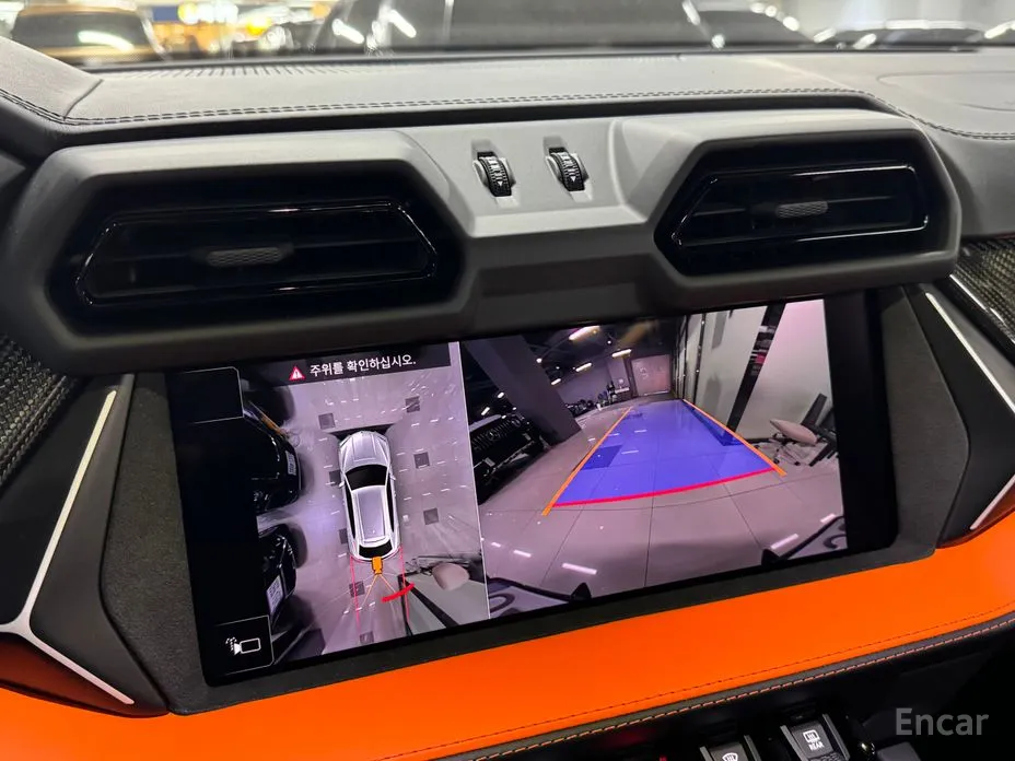 Фото 8 - Lamborghini Urus