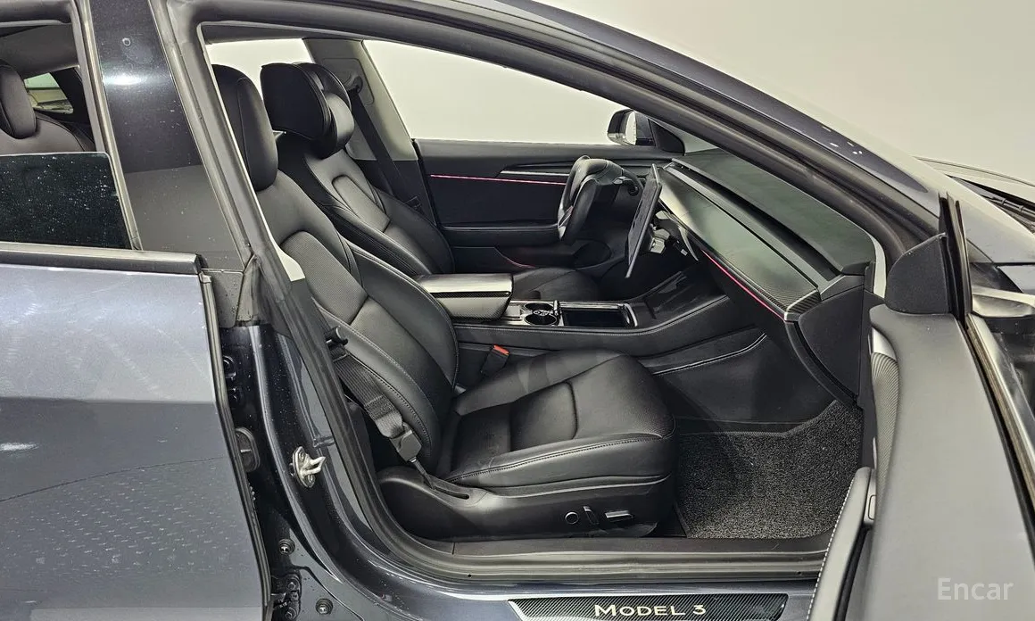Фото 10 - Tesla Model 3