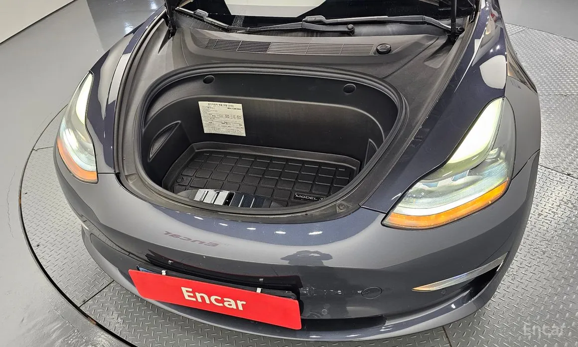 Фото 6 - Tesla Model 3