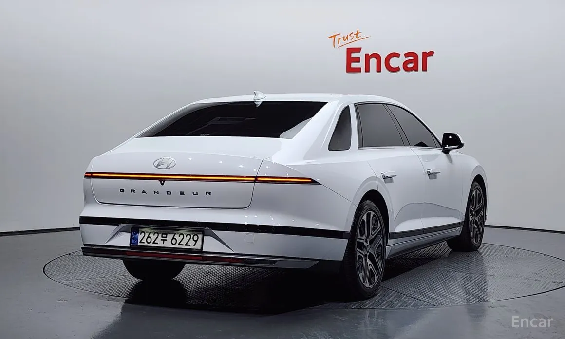 Фото 2 - Hyundai Grandeur