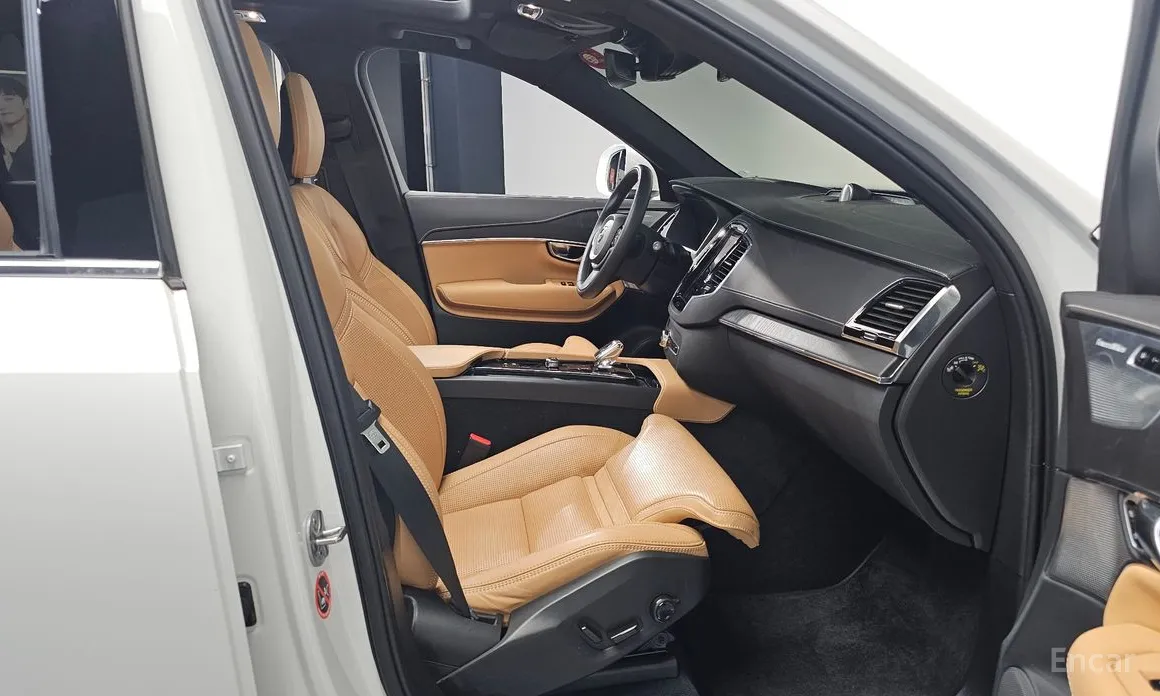 Фото 11 - Volvo XC90