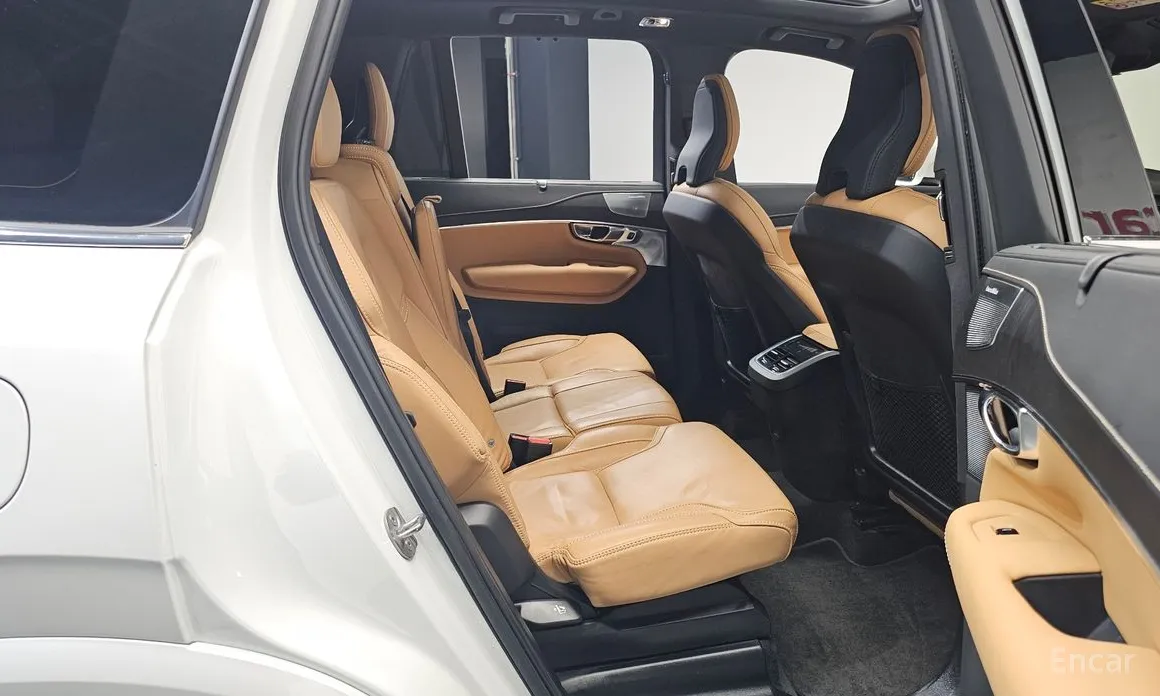 Фото 12 - Volvo XC90