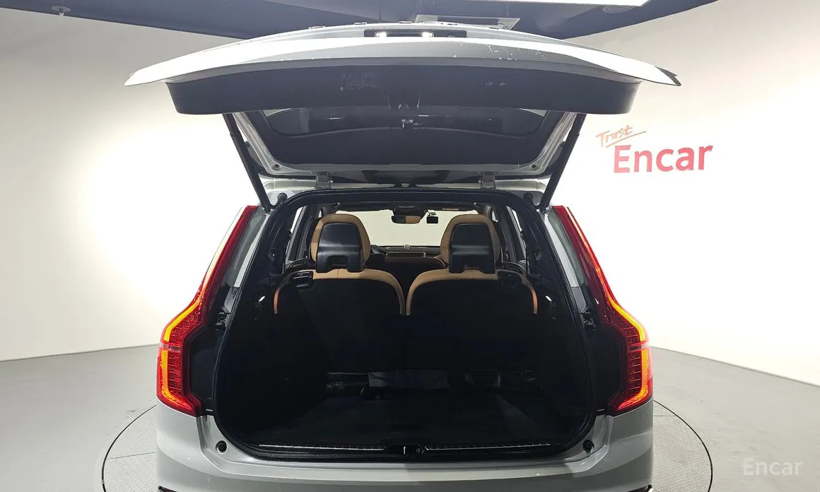 Фото 20 - Volvo XC90