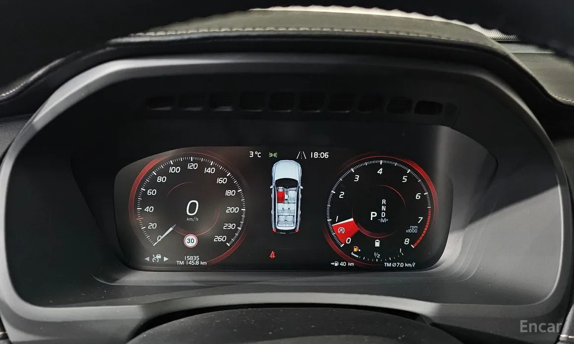 Фото 8 - Volvo XC90