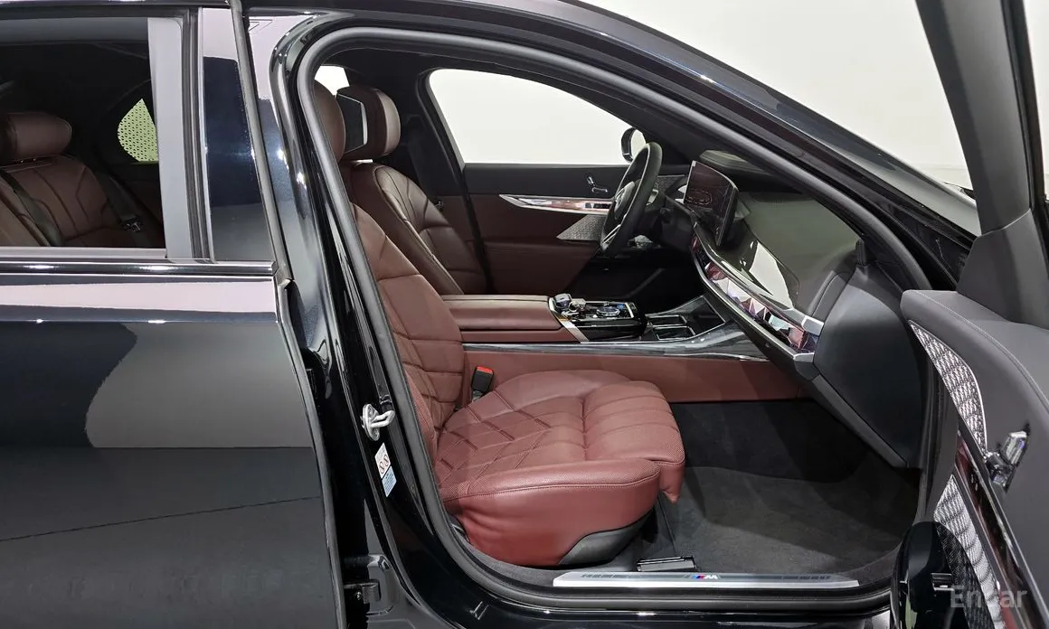 Фото 11 - BMW i7