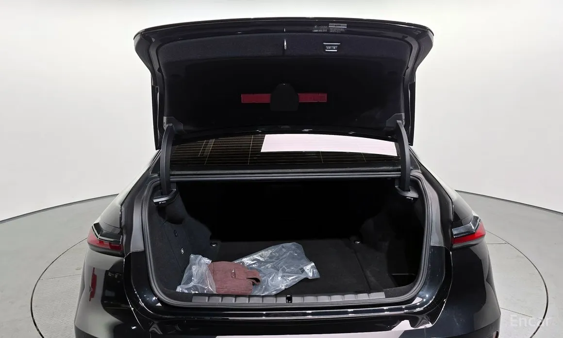 Фото 20 - BMW i7