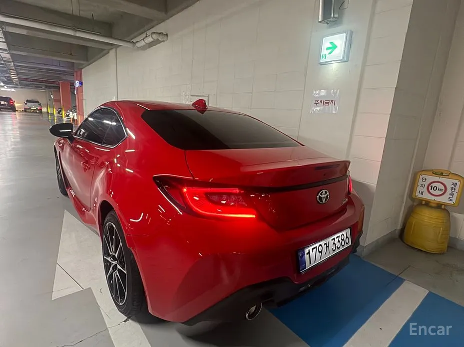 Фото 2 - Toyota 86