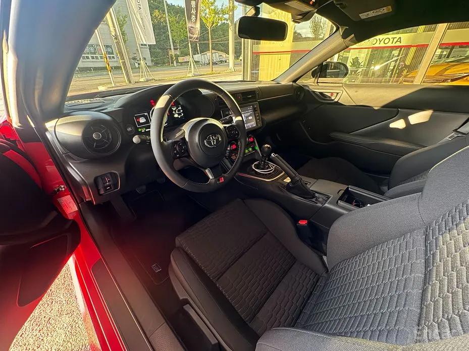 Фото 6 - Toyota 86