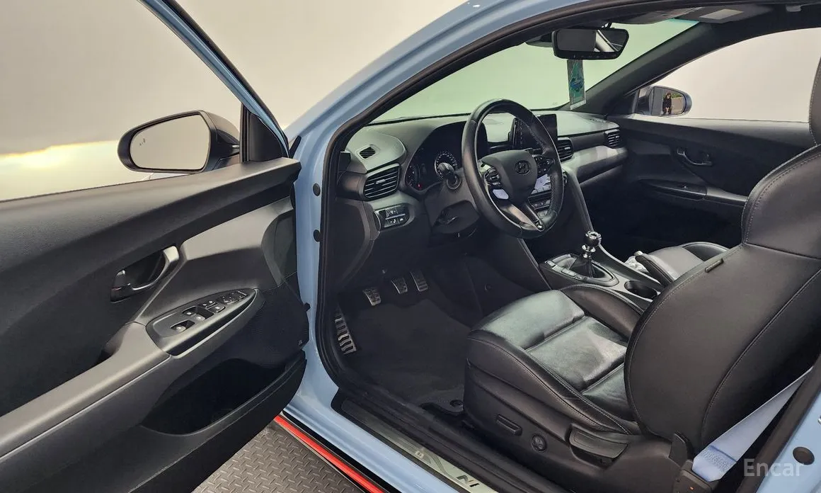 Фото 10 - Hyundai Veloster