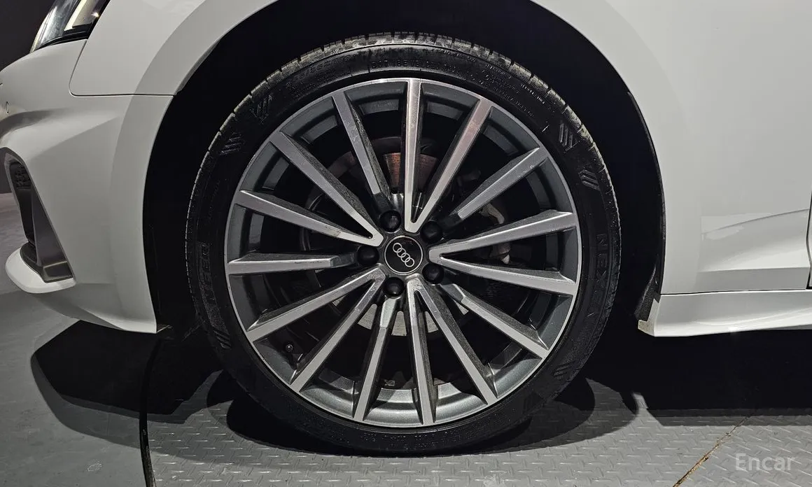 Фото 5 - Audi A5