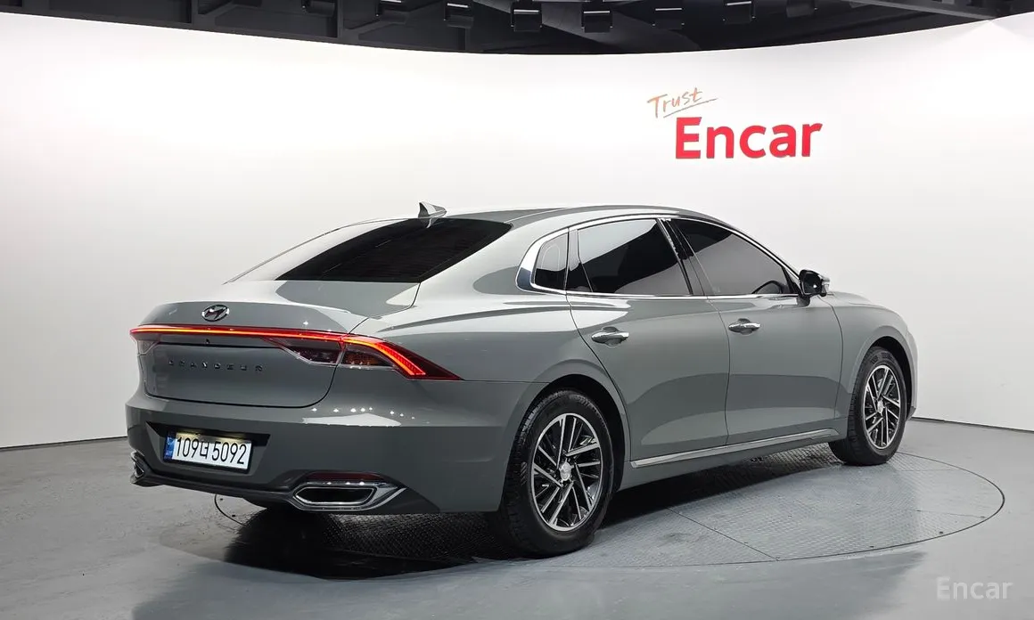 Фото 2 - Hyundai Grandeur