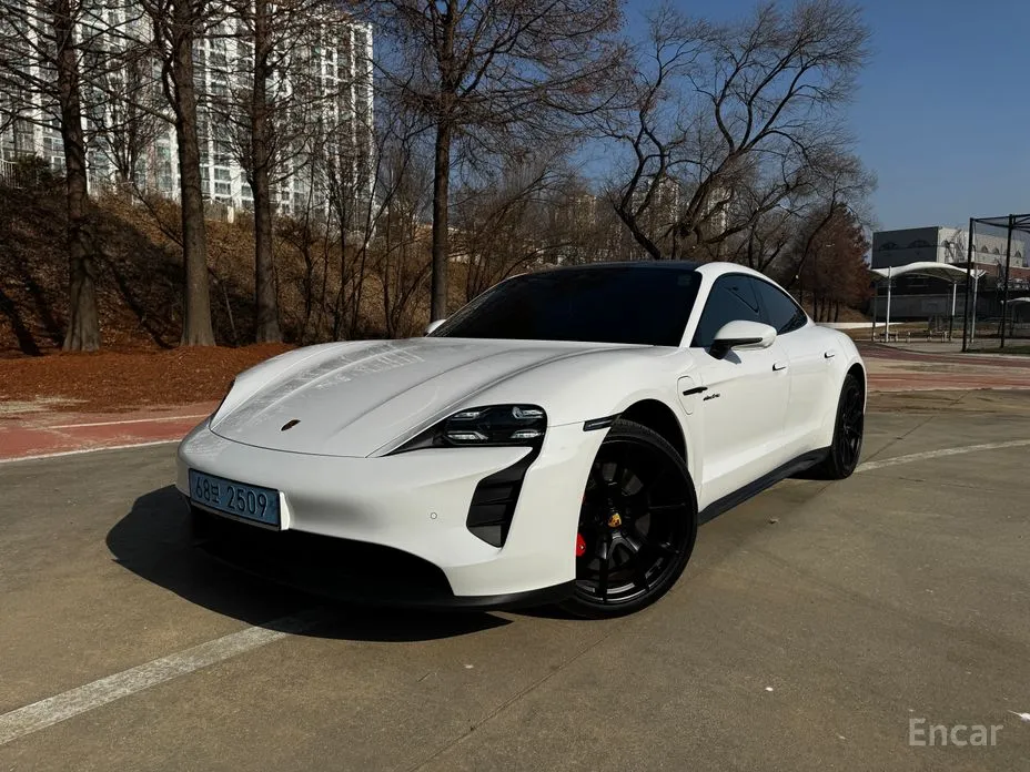 Фото 1 - Porsche Taycan