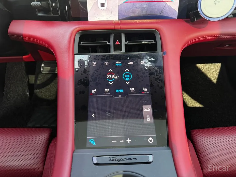 Фото 10 - Porsche Taycan