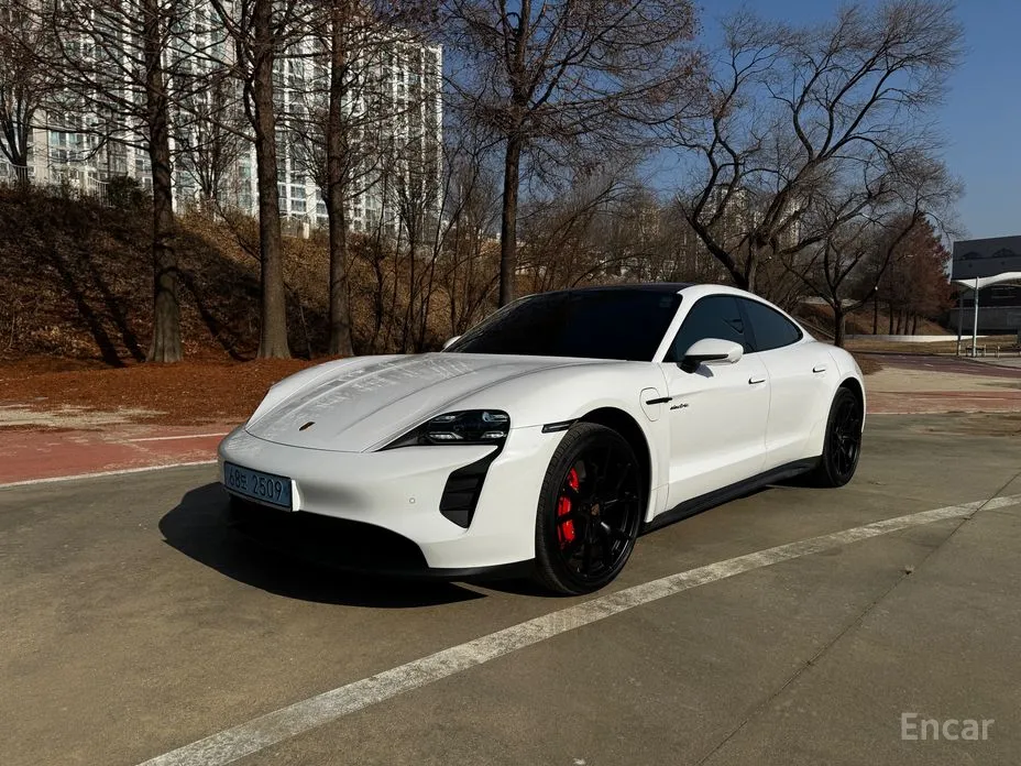 Фото 15 - Porsche Taycan