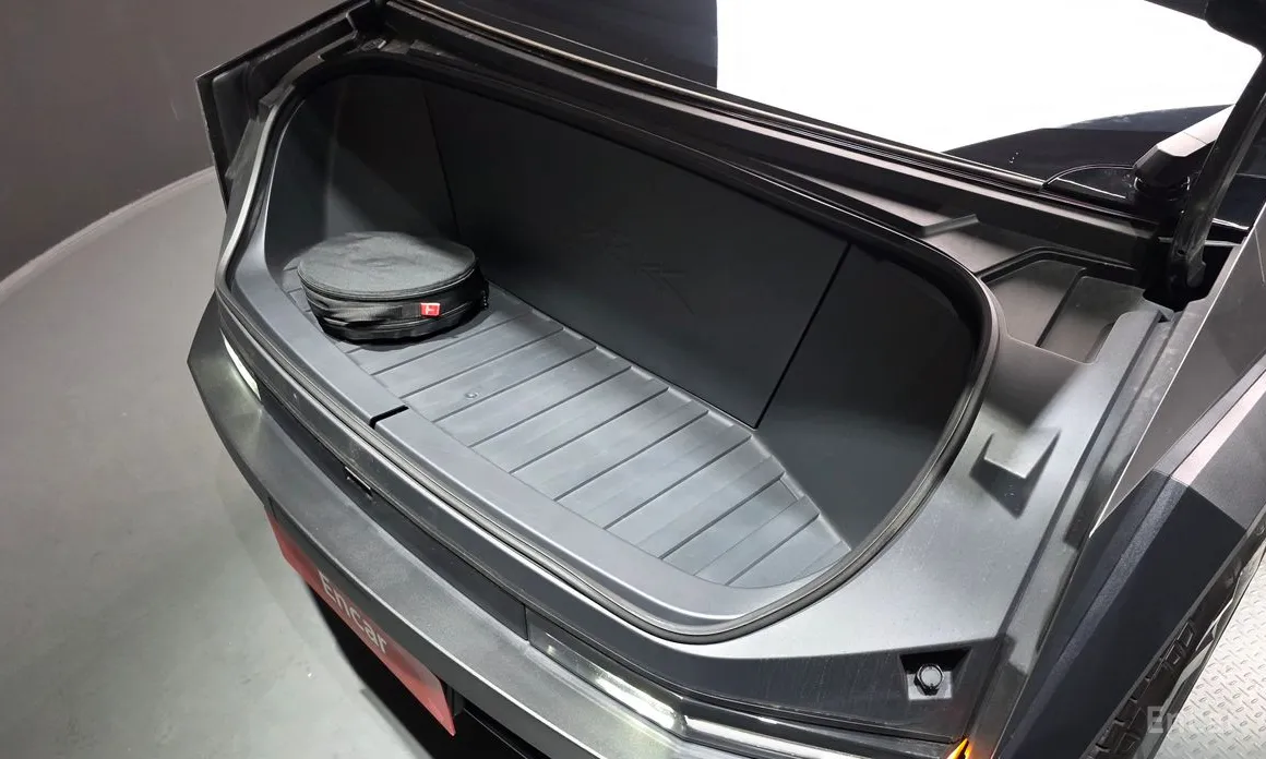 Фото 6 - Tesla Cybertruck