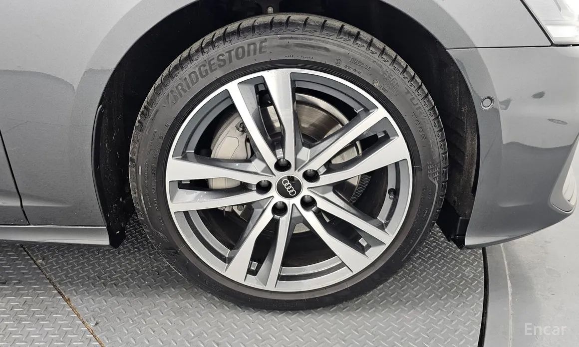 Фото 5 - Audi A6