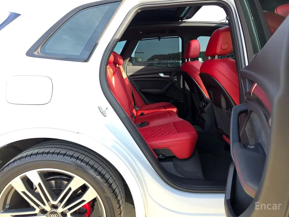 Фото 18 - Audi SQ5