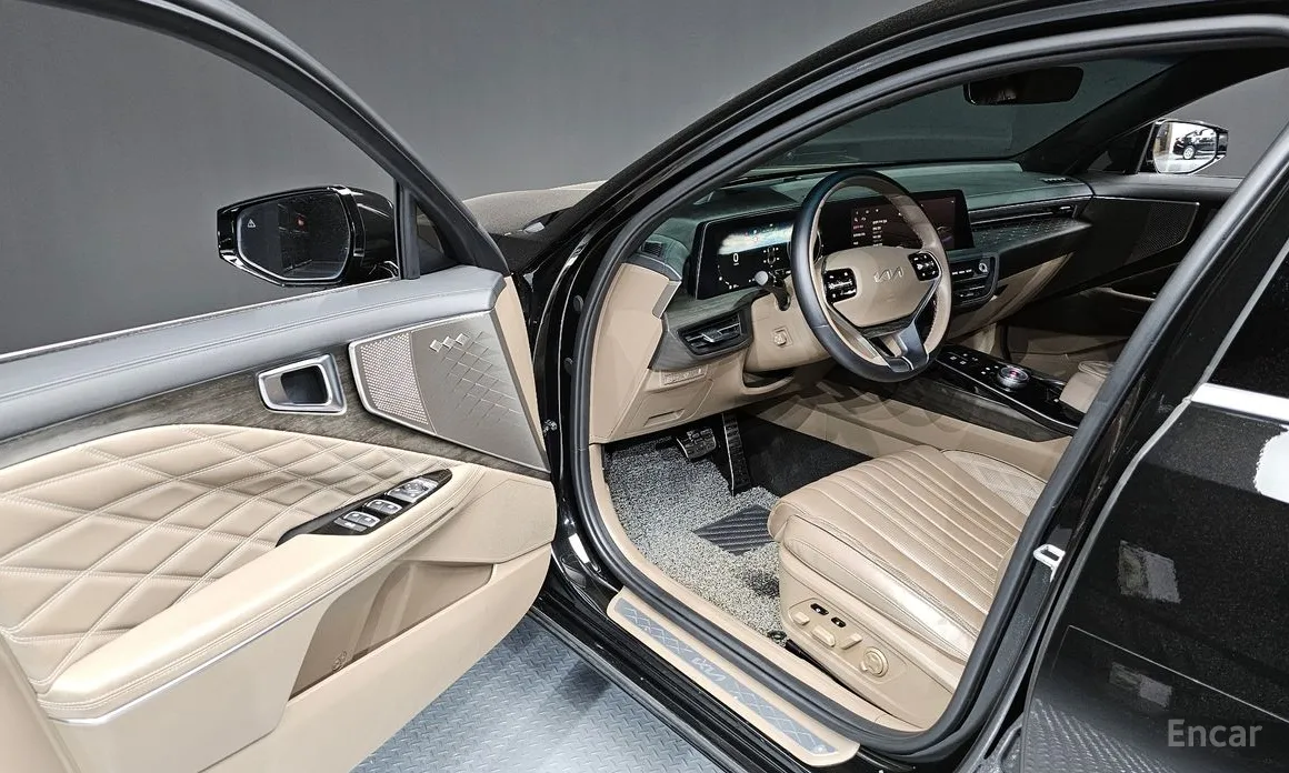 Photo 10 - Kia K8