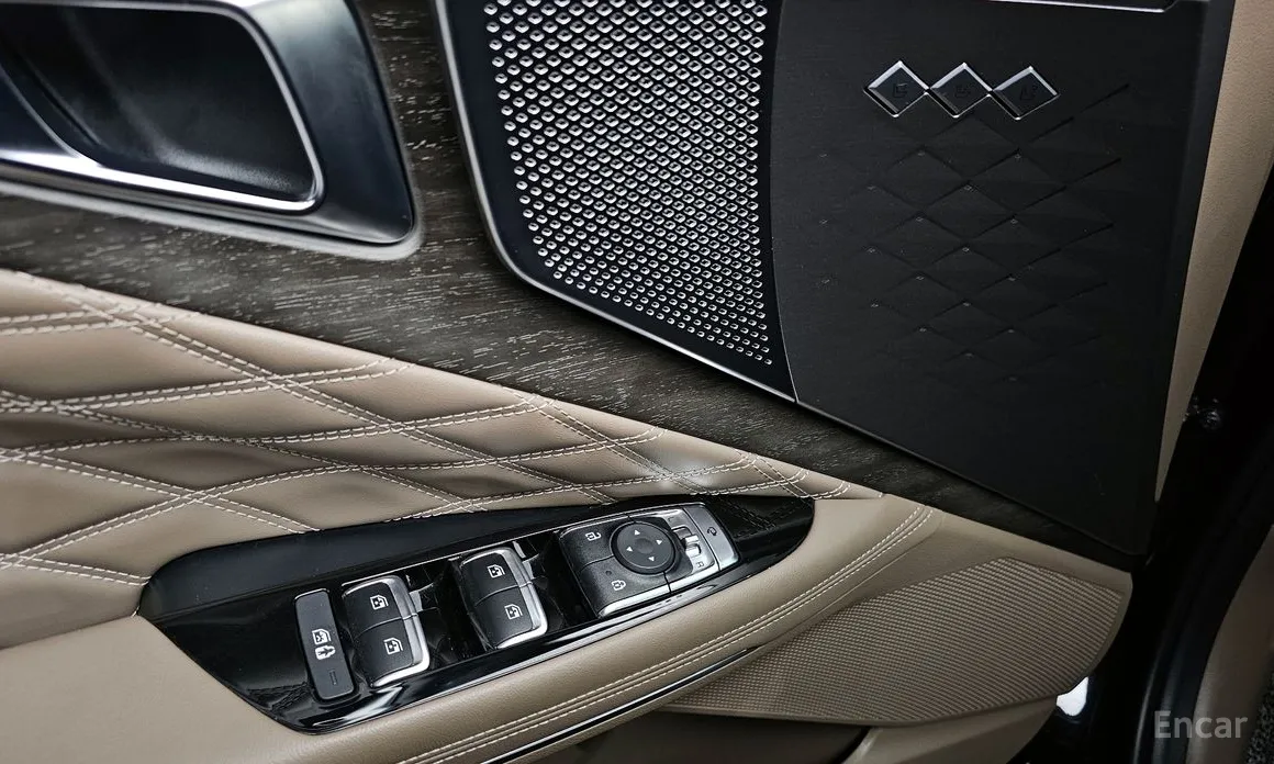 Photo 12 - Kia K8