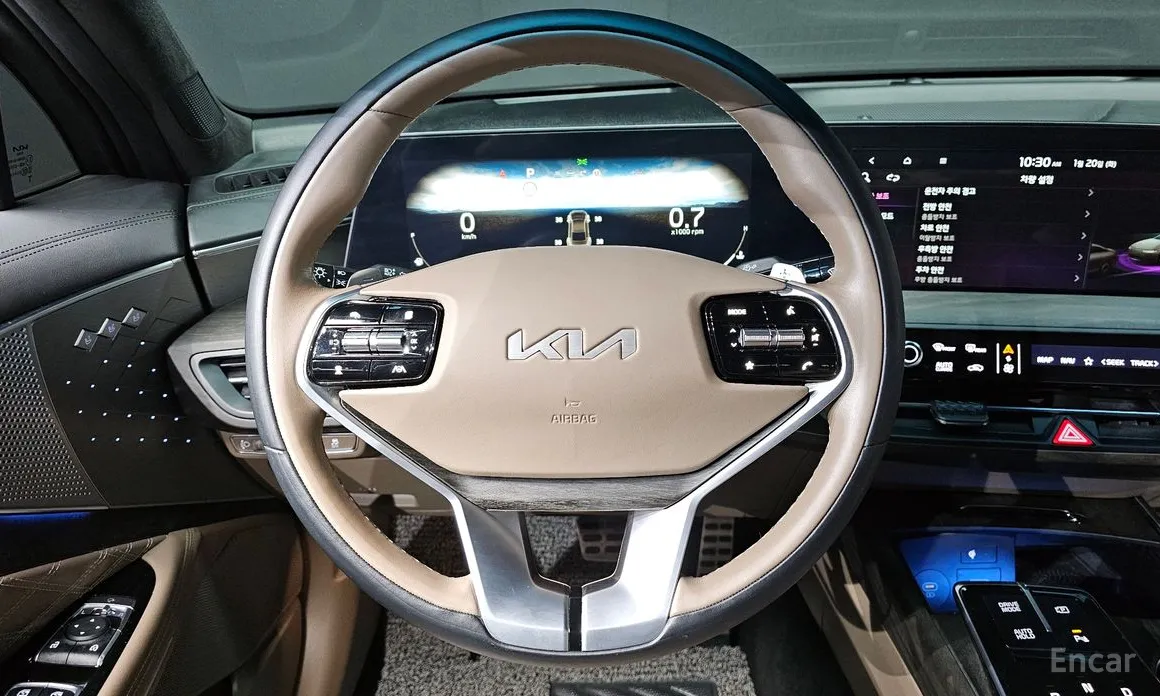 Photo 13 - Kia K8