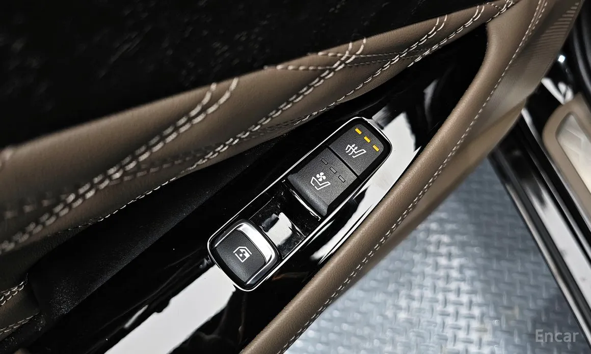 Photo 19 - Kia K8